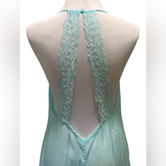 Victoria’s Secret Lace Trim Slip - Picture 3 of 9